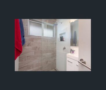 Elevated Living in Prime Merewether Location – Light-Filled Unit wi... - Photo 3