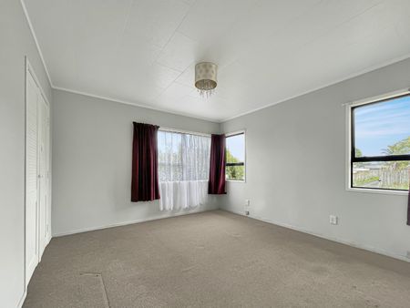 MANUREWA 3 bedroom house - Photo 3