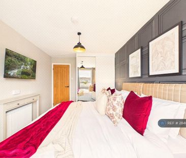 5 bedroom terraced house to rent - Photo 4