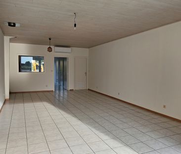 Opgefriste woning met 3 slaapkamers en tuin in Sint-Jan-in-Eremo - Photo 5