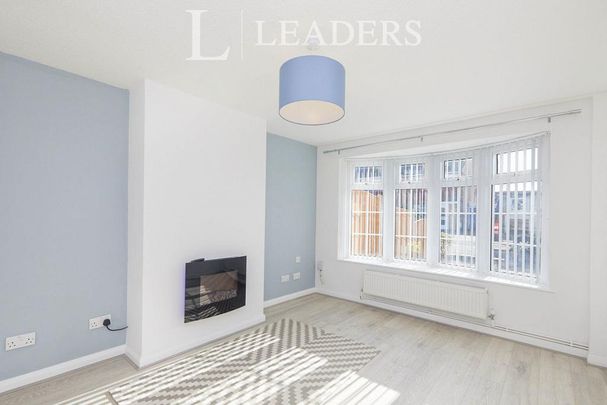 3 bedroom semi-detached house to rent - Photo 1