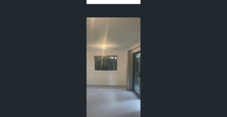 Open plan living, large sun room - Photo 3