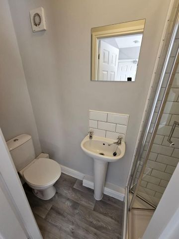 Room 5, 85 Doncaster Road - Photo 5