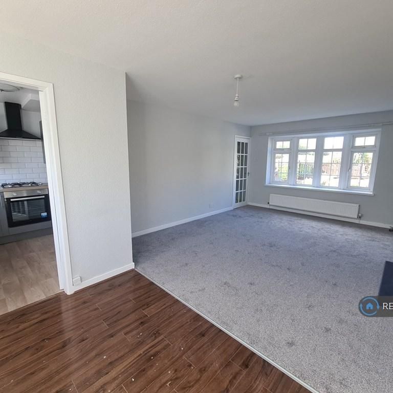 3 bedroom terraced house to rent - Photo 1