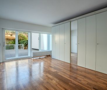 Direkt im Zentrum: 4-Zimmer-Wohnung mit großzügiger Terrasse und vi... - Photo 2