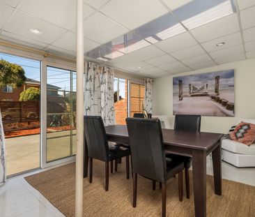 4 BEDROOM FAMILY HOME IN A CONVENIENT LOCATION - Photo 3