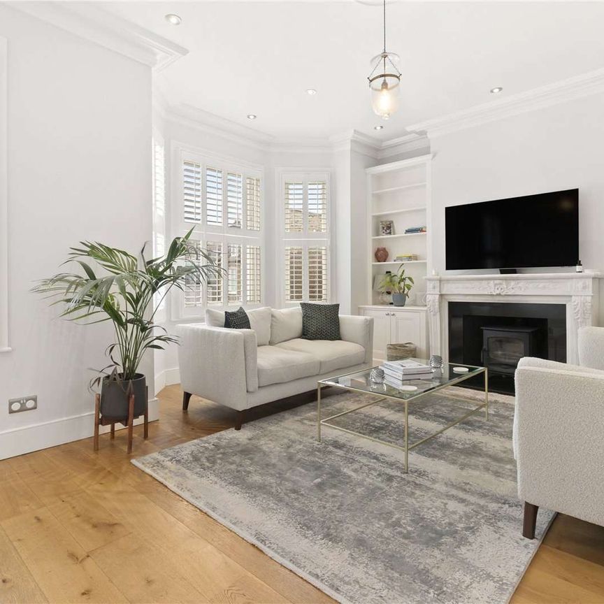 Cicada Road, London, SW18 2NP - Photo 1