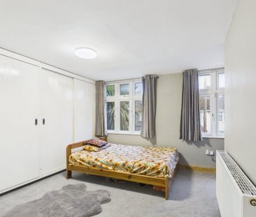 Shaftesbury Avenue, Feltham,TW14 - Photo 3