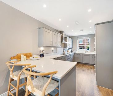 4 bedroom semi-detached house to rent - Photo 6