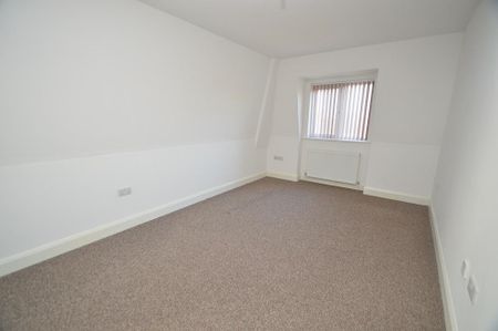 3 Bedroom Flat To Rent - Photo 3