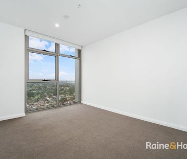 Brand New Three-Bedroom Apartment with City View in Melrose Park - Photo 4