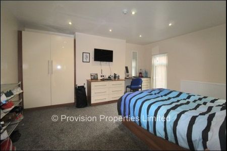 10 Bedroom Student House Headingley Leeds - Photo 4