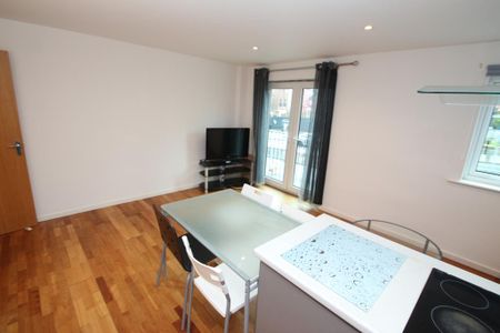 2 bedroom apartment to rent - Photo 2