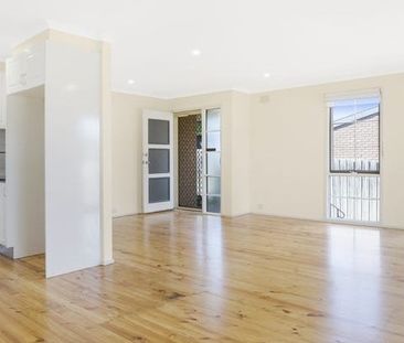 Beautiful 3 Bedroom Home - Photo 5