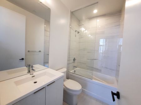 For Lease - 8 Interchange Way Unit# 610, Vaughan, Ontario - Photo 3
