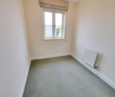 3 bedroom end of terrace house to rent - Photo 2