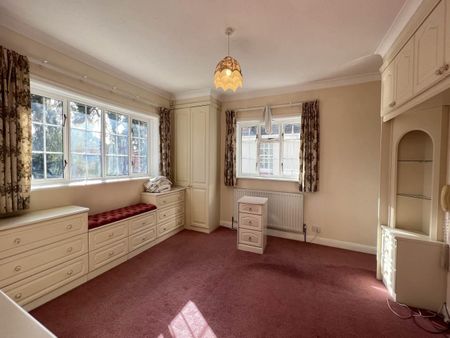 5 Bedroom House - Photo 4