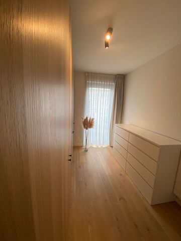 Licht, modern en energiezuinig appartement met terras in Berchem - Photo 2