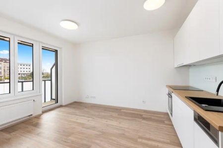 Pronájem bytu 1+kk 29 m - Fotografie 3