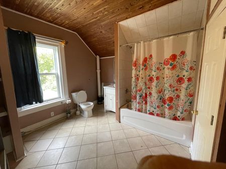 For Lease - 24 English Street, Brampton, Ontario - Photo 5