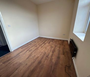 2 bed upper flat to rent in TS28 - Photo 2