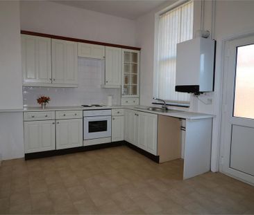 3 bedroom terraced house to rent - Photo 4