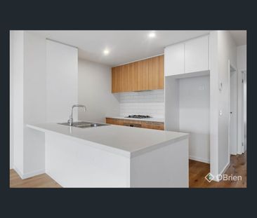 6 Month Lease - Modern Double-Story Home. - Photo 6