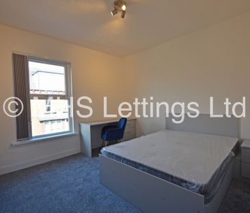 4 Bedroom Mid Terraced House for rent in Hessle Terrace - Photo 4