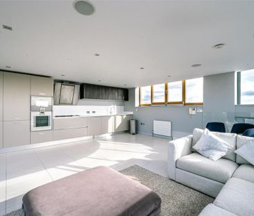 3 bedroom flat to rent - Photo 6