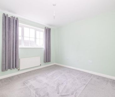 3 bedroom end of terrace house to rent - Photo 4