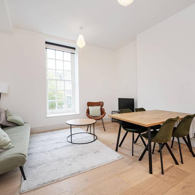 2 bedroom flat to rent - Photo 1