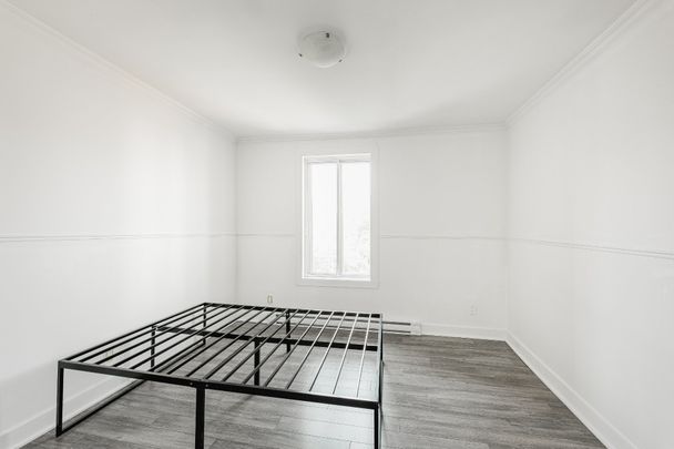 615 1re Avenue - Photo 1