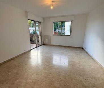 Location Appartement 3 pièces 71m² NICE 06000 - Photo 2
