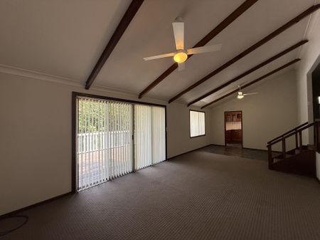 83 Kingsway Avenue RANKIN PARK NSW 2287 - Photo 4