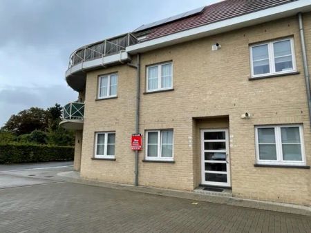 Mooi gelijkvloers appartement met 1 slaapkamer + bureauruimte en autostaanplaats in Eindhout! - Foto 3