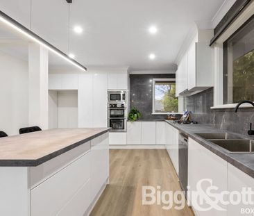 Spacious Five-Bedroom House - Photo 2