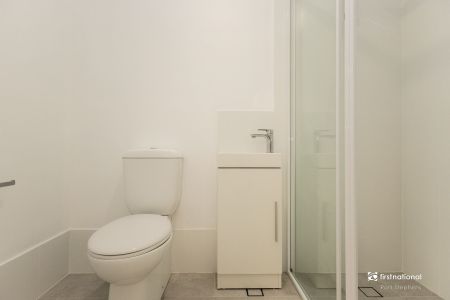 Tastefully fully renovated coast side one bedroom unit - Photo 2