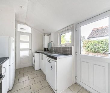 2 bedroom end of terrace house to rent - Photo 6