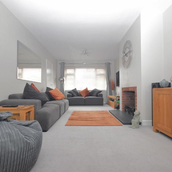 3 bedroom semi-detached house to rent - Photo 1