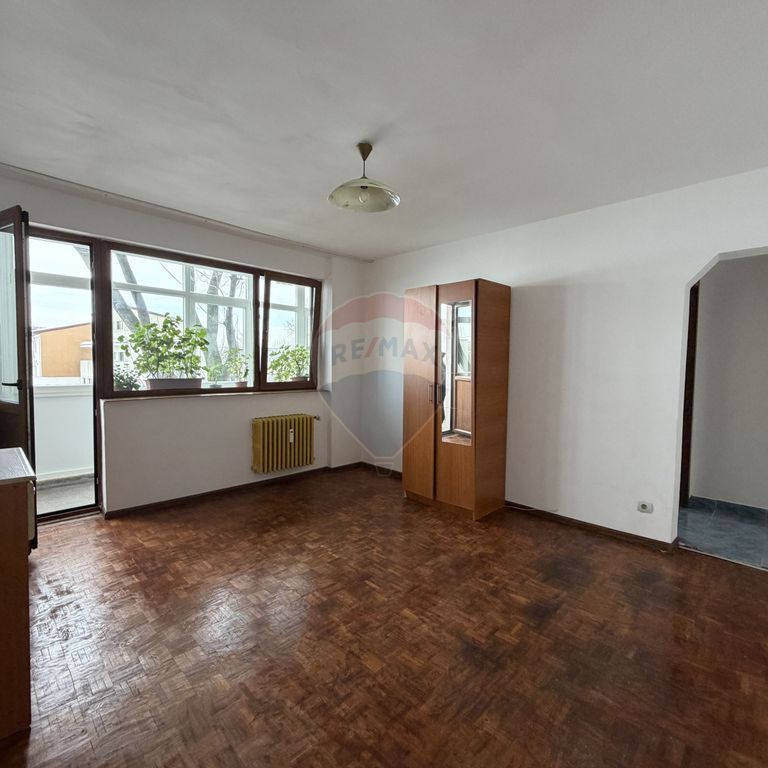 Apartament cu 3 camere de închiriat în zona Giulesti - Fotografie 1