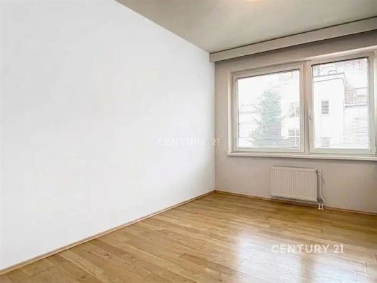 Pronájem slunného 4+kk s lodžií v ulici U mlýna, Záběhlice - Photo 1