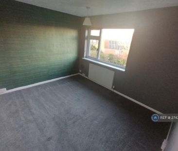 3 bedroom semi-detached house to rent - Photo 6