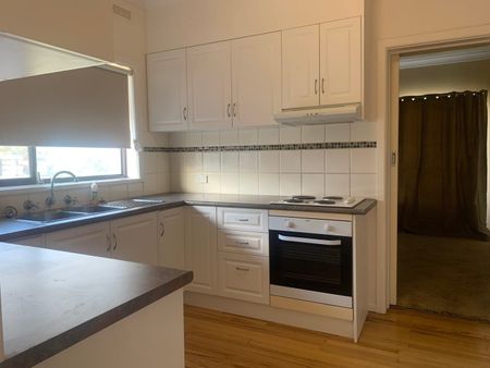 Charming Family Home - Photo 5