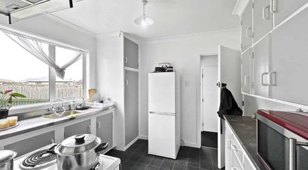 3 BEDROOM - GLENGARRY - Photo 5