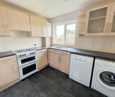 2 bed upper flat to rent in NE29 - Photo 5