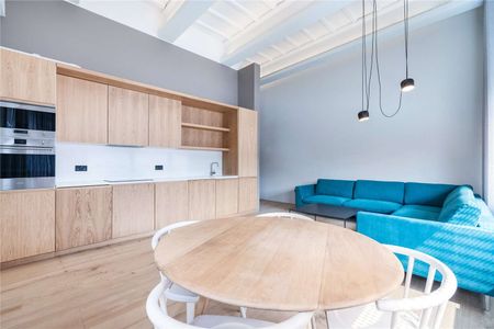 A fantastic newly converted 2 bedroom apartment with a spacious open plan living and dining area. - Photo 3