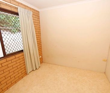 Ground Floor Unit Close to Town - Photo 3