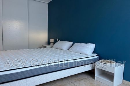 Location Appartement 2 pièces 45m² HYERES 83400 - Photo 2