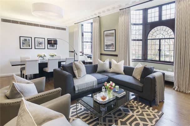 A Grand First Floor Apartment in Chelsea - Photo 1