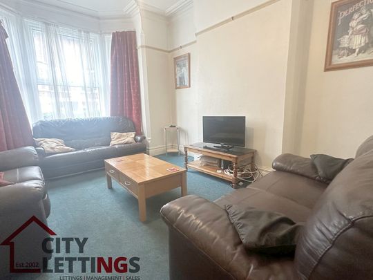 5 Bedroom End Terraced House - Photo 1